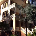 Hotell Iris *