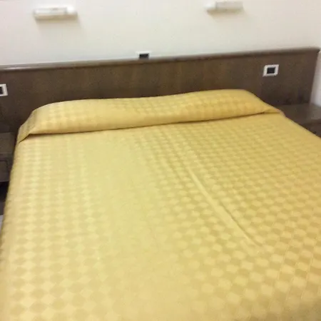 Hotel Iris *